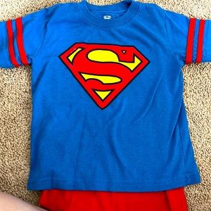 Super man t shirt w cape! Super fun